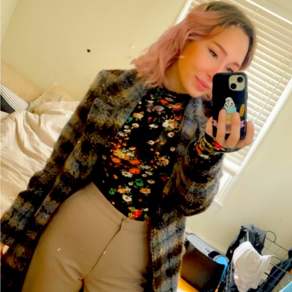 Meet your Posher, Victoria - Picture 5 of 5